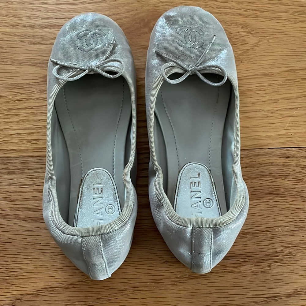 Chanel CC Metallic Flats 36 | US 6